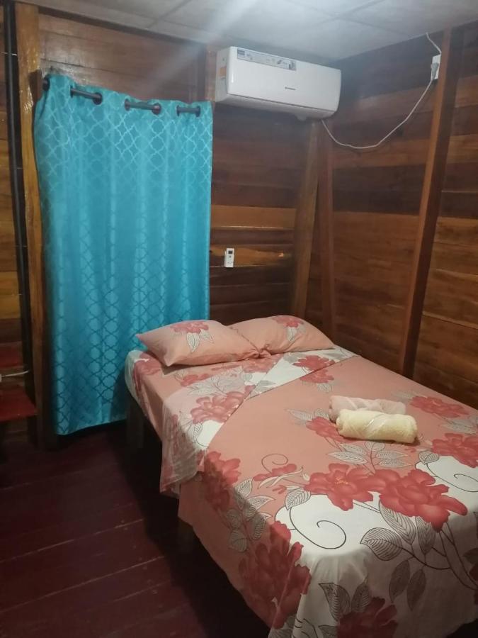 El Jaguar Vandrerhjem Bocas del Toro Eksteriør bilde