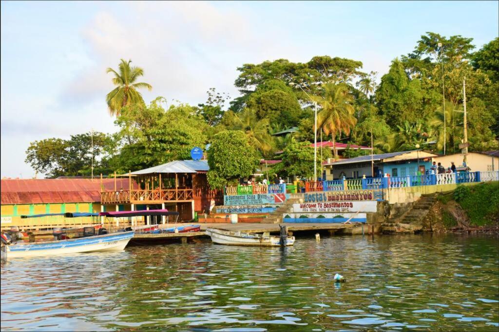 El Jaguar Vandrerhjem Bocas del Toro Eksteriør bilde